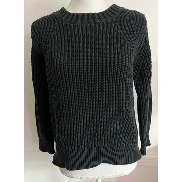 Everlane • Solid Black Knit Crew Neck Sweater - Picture 1 of 6